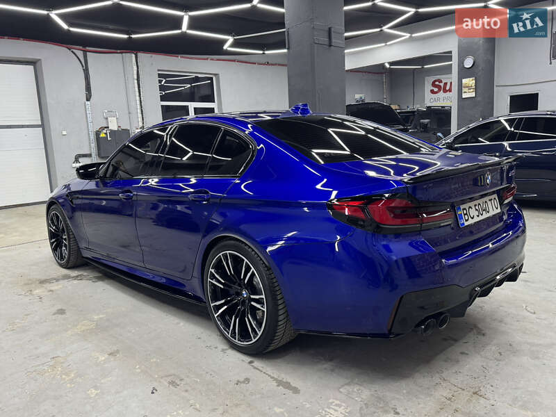 Седан BMW M5 2020 в Львове
