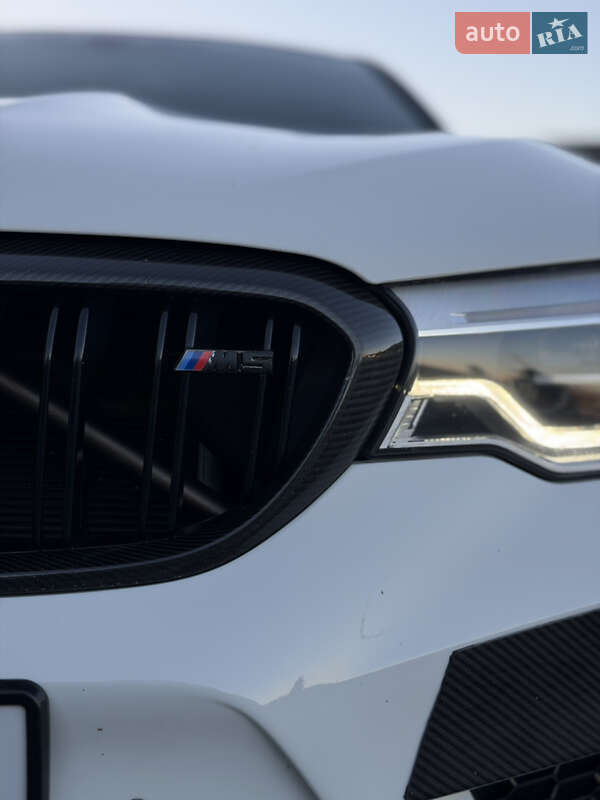 Седан BMW M5 2018 в Иршаве