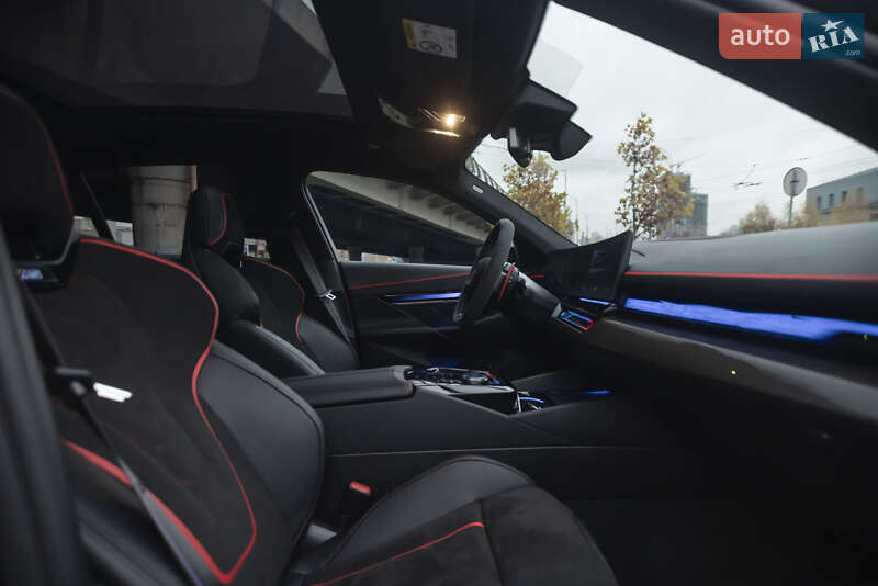 Седан BMW M5 2025 в Киеве фото 25 Седан BMW M5 2025 в Киеве