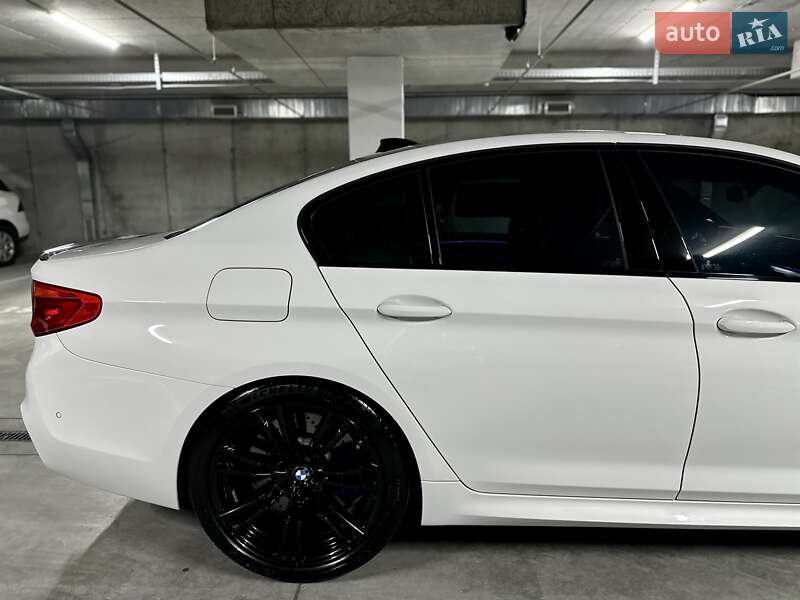 Седан BMW M5 2019 в Днепре