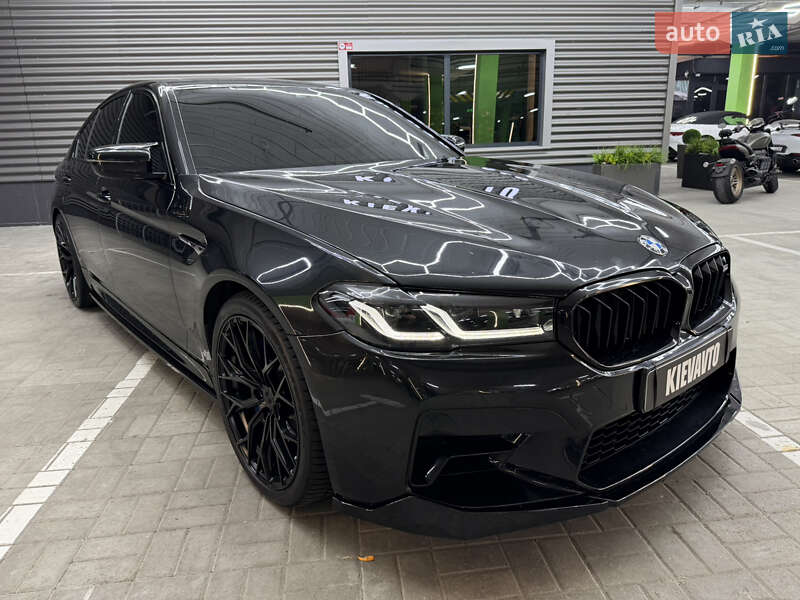 Седан BMW M5 2021 в Киеве
