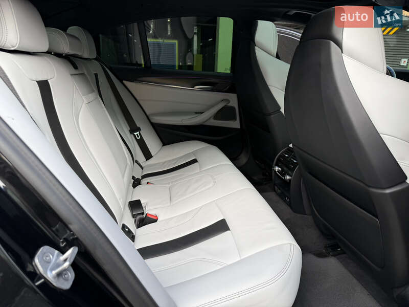 Седан BMW M5 2021 в Киеве