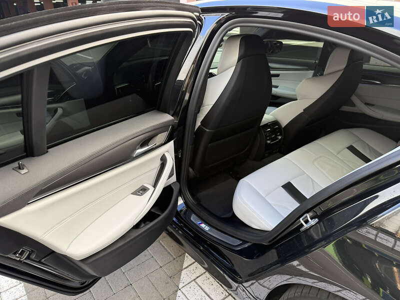 Седан BMW M5 2021 в Киеве