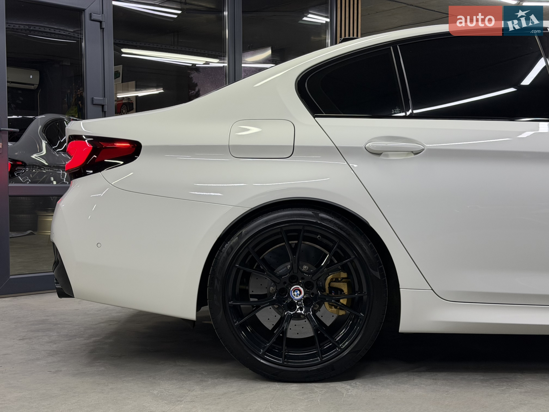 2023 BMW M5 - мініатюра 17