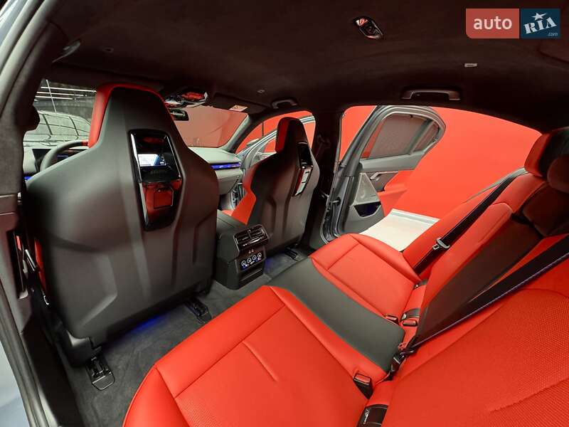 Седан BMW M5 2025 в Киеве