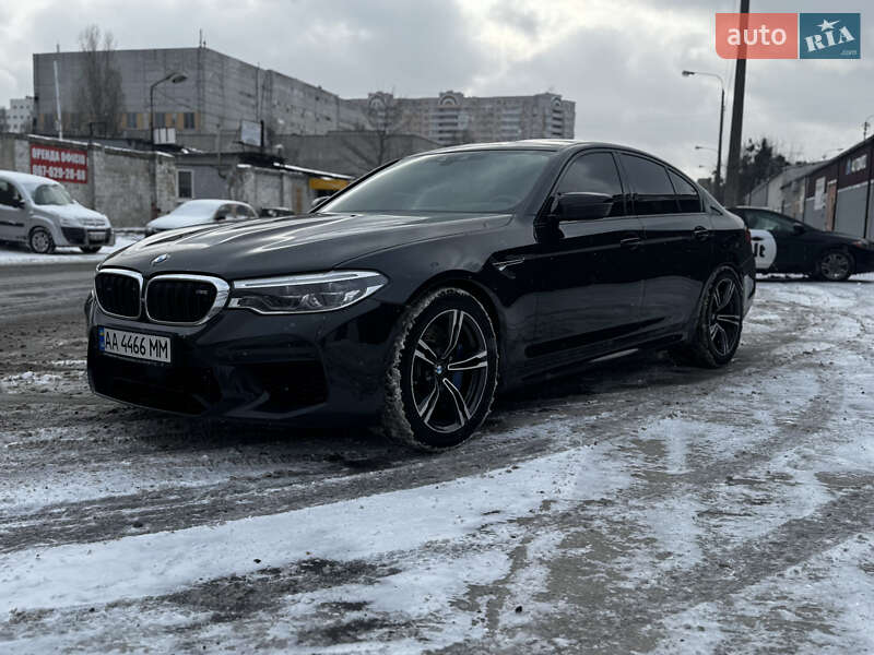Седан BMW M5 2019 в Киеве