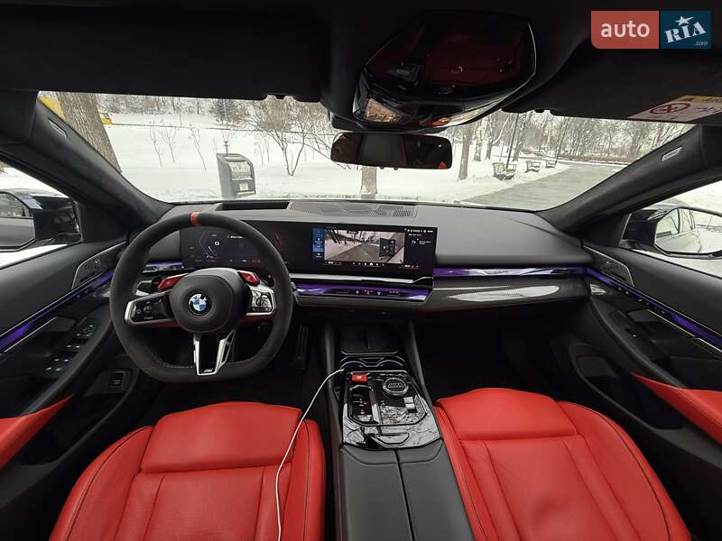 Седан BMW M5 2024 в Киеве
