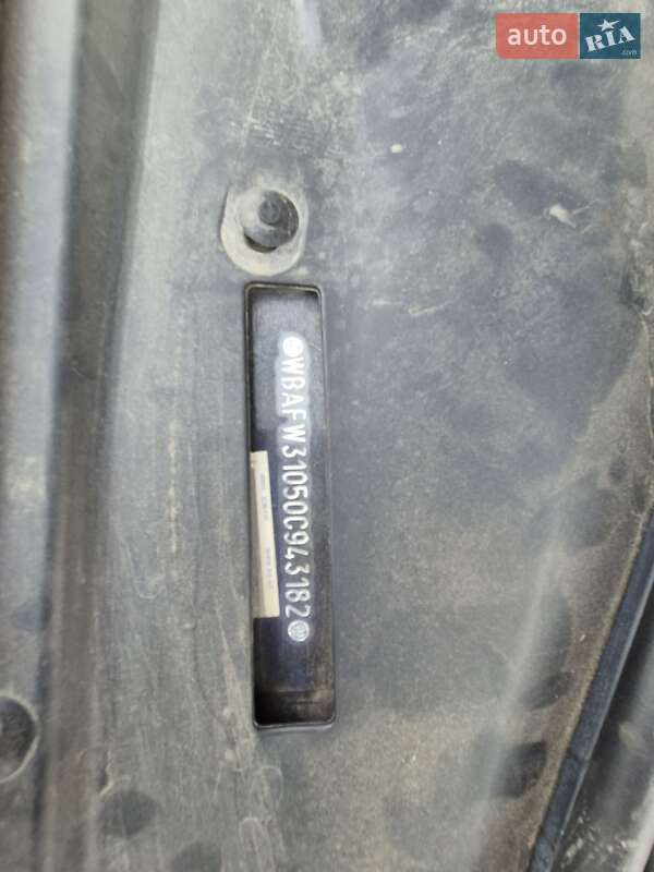 Седан BMW M5 2011 в Ужгороді