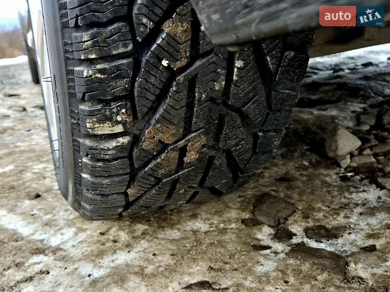 Седан BMW M5 2011 в Ужгороді