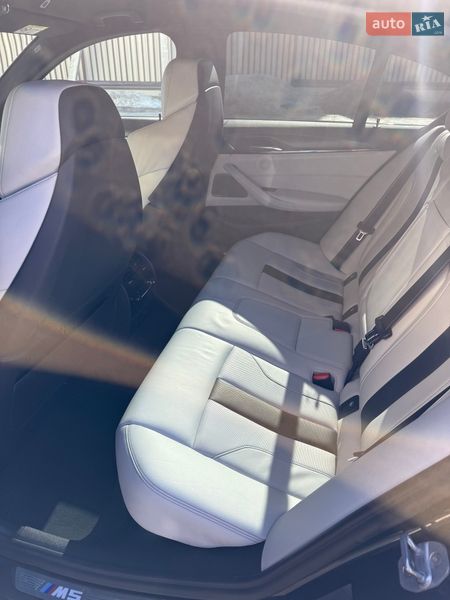 Седан BMW M5 2018 в Львове