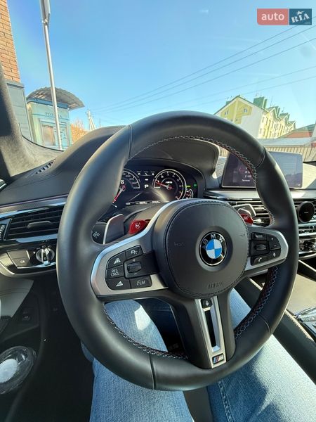 Седан BMW M5 2018 в Львове