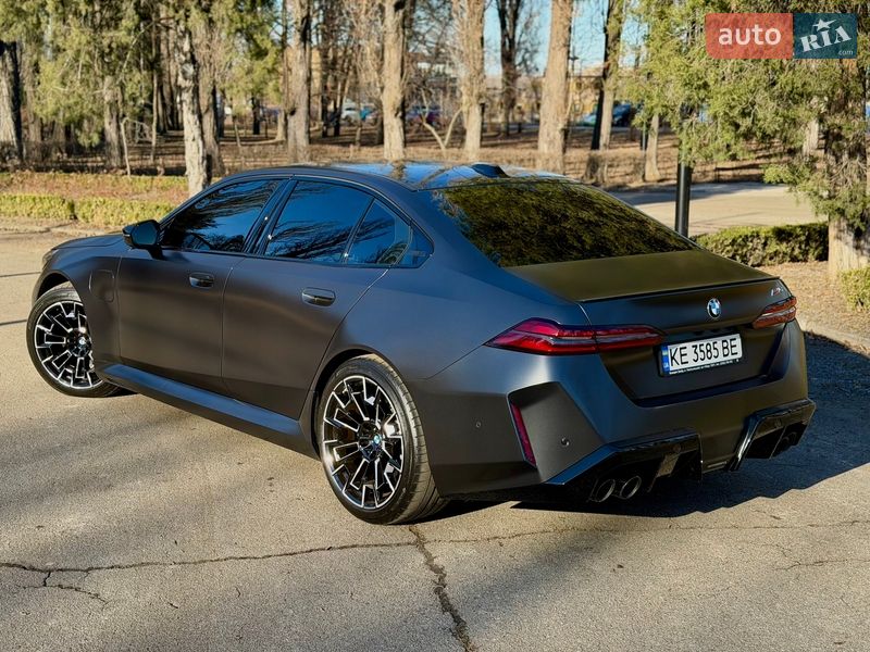 Седан BMW M5 2024 в Киеве