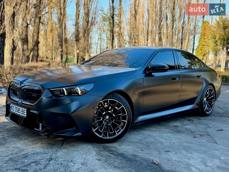 Седан BMW M5 2024 в Киеве