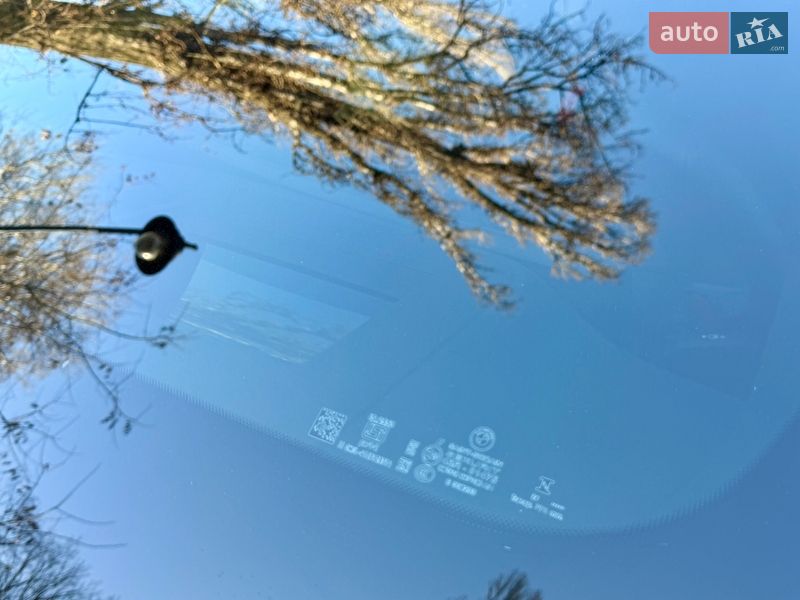 Седан BMW M5 2024 в Киеве