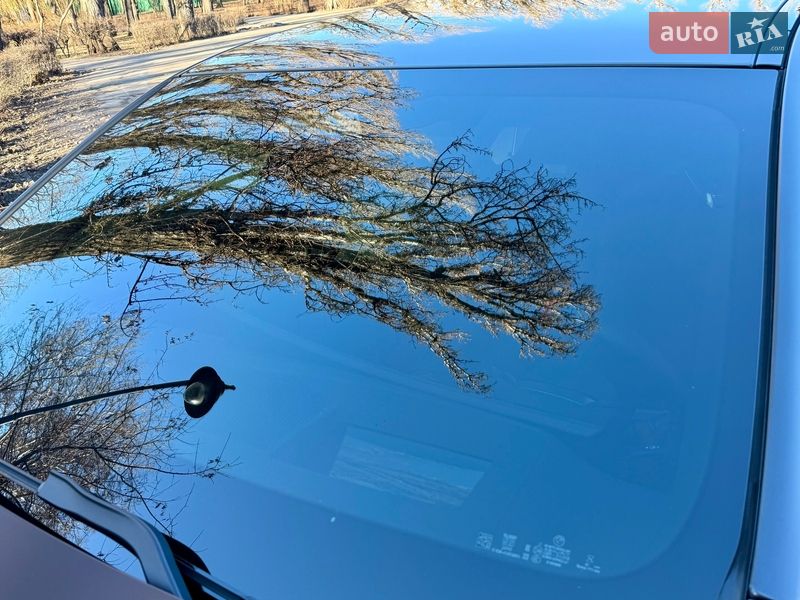 Седан BMW M5 2024 в Киеве