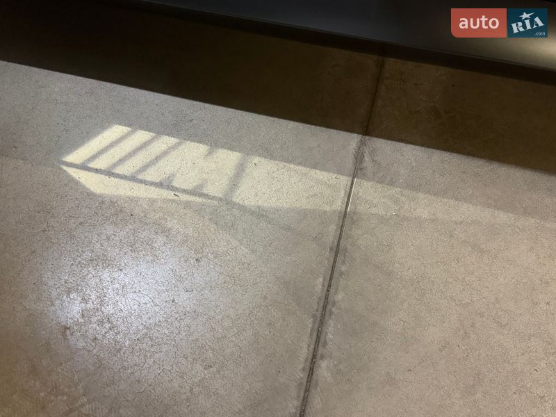 Седан BMW M5 2024 в Киеве