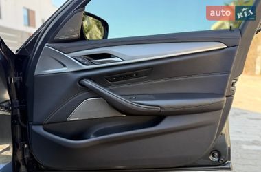 Седан BMW M5 2020 в Львові