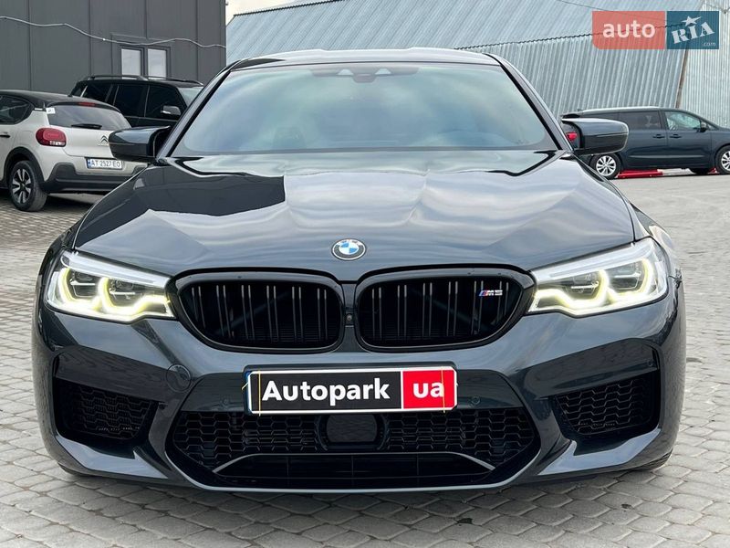 Седан BMW M5 2018 в Львове
