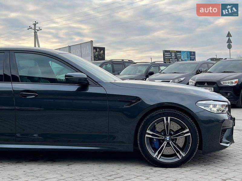 Седан BMW M5 2018 в Львове