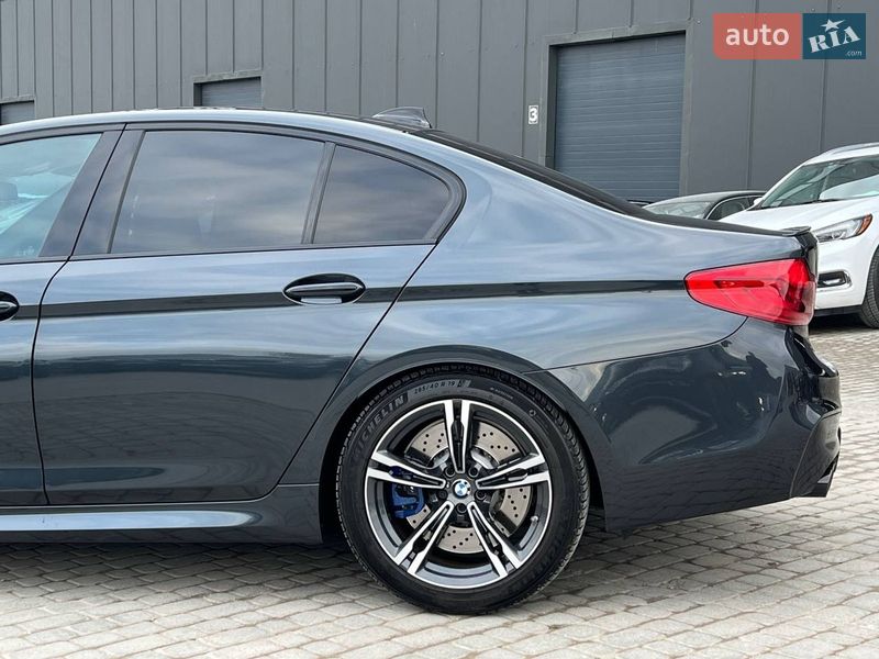 Седан BMW M5 2018 в Львове