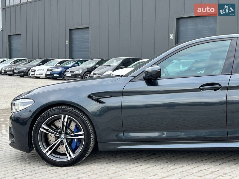 Седан BMW M5 2018 в Львове