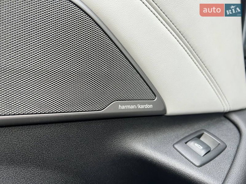 Седан BMW M5 2018 в Львове