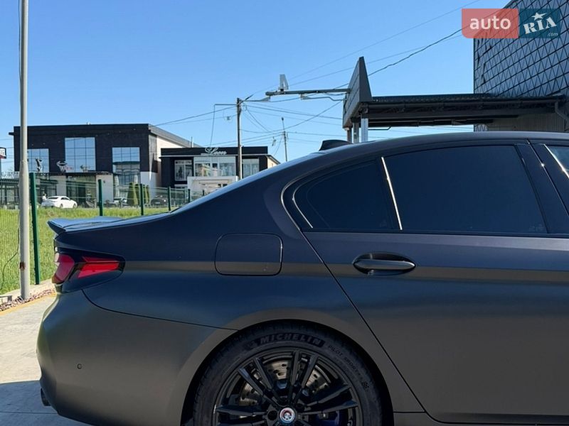 Седан BMW M5 2022 в Тячеве