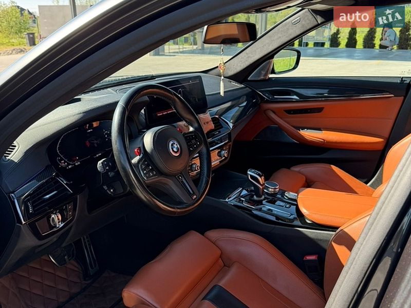 Седан BMW M5 2022 в Тячеве