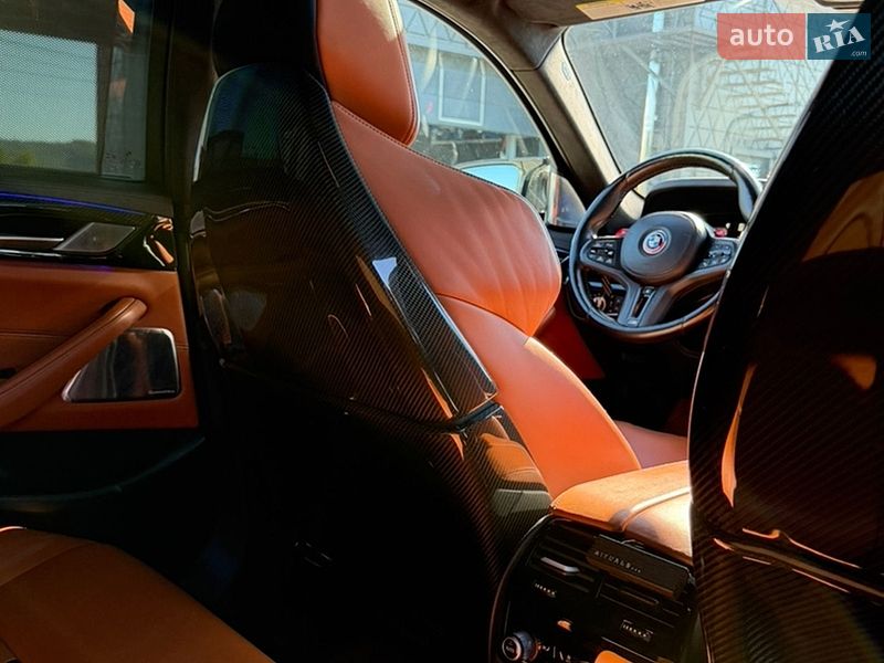 Седан BMW M5 2022 в Тячеве
