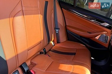 Седан BMW M5 2022 в Тячеве