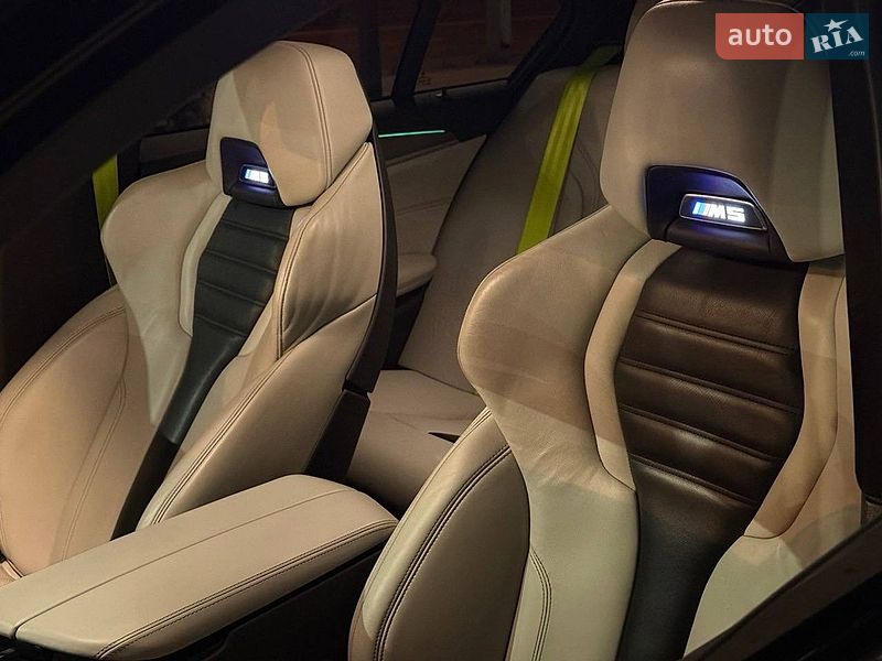 Седан BMW M5 2018 в Киеве