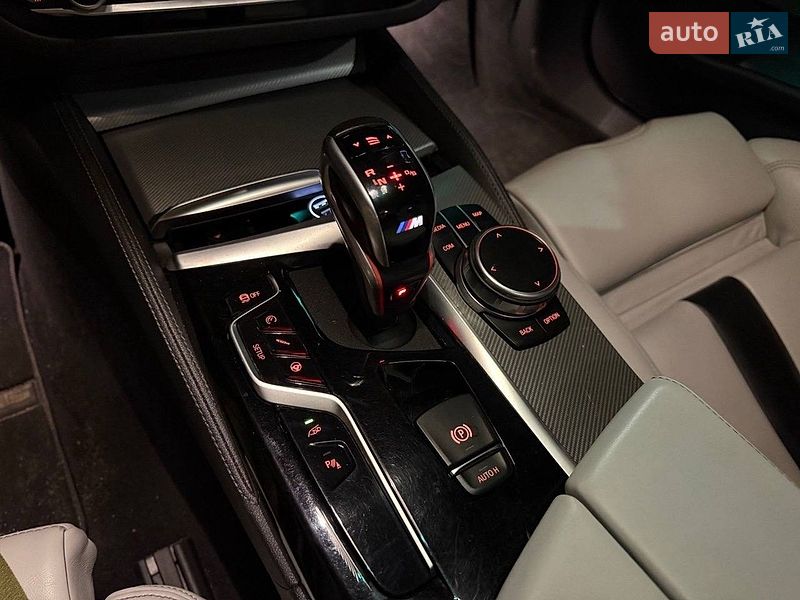 Седан BMW M5 2018 в Киеве