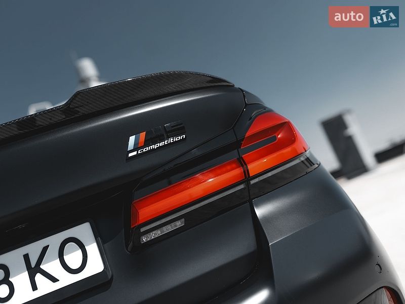 Седан BMW M5 2021 в Киеве