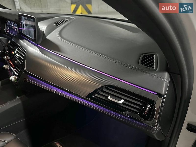 Седан BMW M5 2019 в Киеве