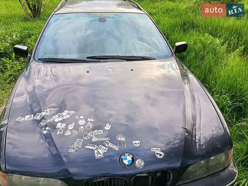 Седан BMW M5 2000 в Славянске