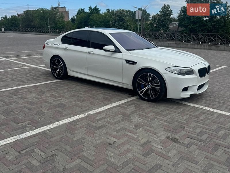 Седан BMW M5 2012 в Харькове