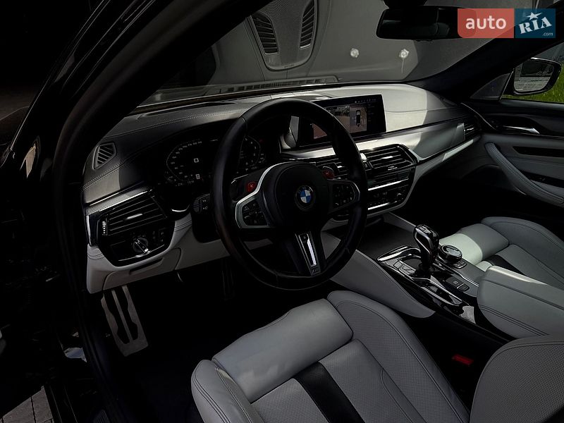 Седан BMW M5 2020 в Львове
