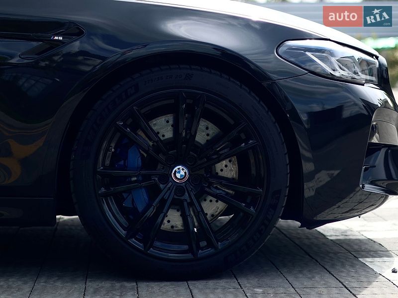 Седан BMW M5 2020 в Львове