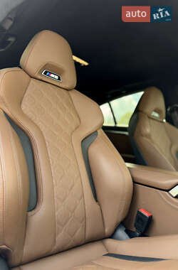 Купе BMW M8 Gran Coupe 2021 в 
