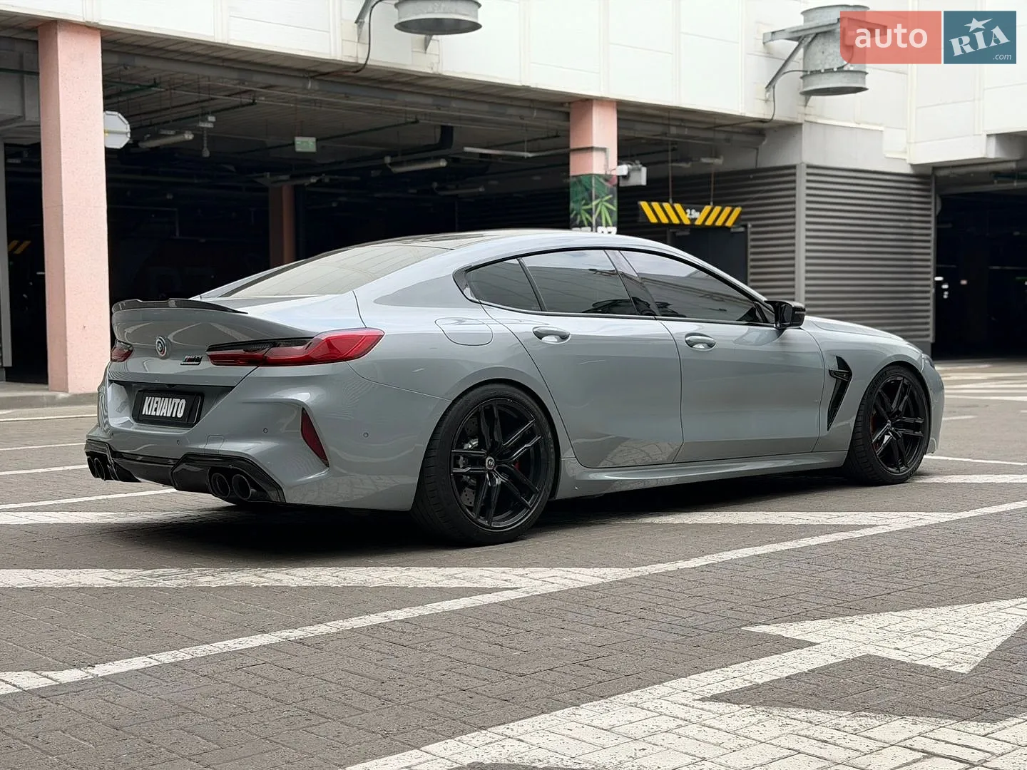 2022 BMW M8 - мініатюра 10