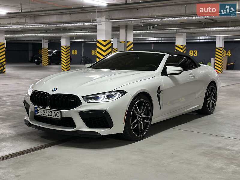 Кабриолет BMW M8 2019 в 