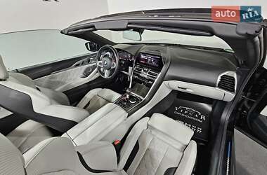 Кабриолет BMW M8 2019 в 