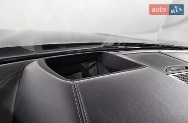 Кабриолет BMW M8 2019 в 