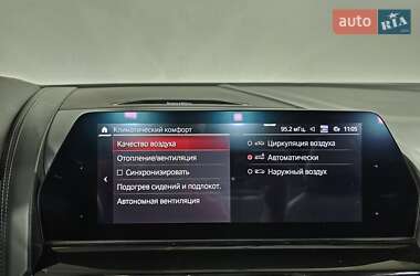 Кабриолет BMW M8 2019 в 