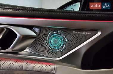 Кабриолет BMW M8 2019 в 