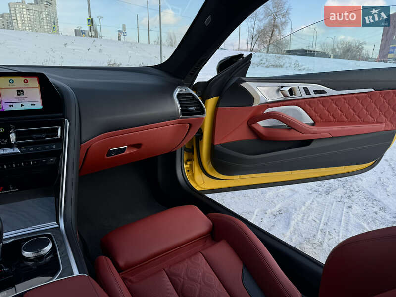 Купе BMW M8 2022 в Киеве