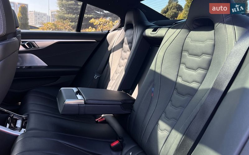 Купе BMW M8 2019 в Львове