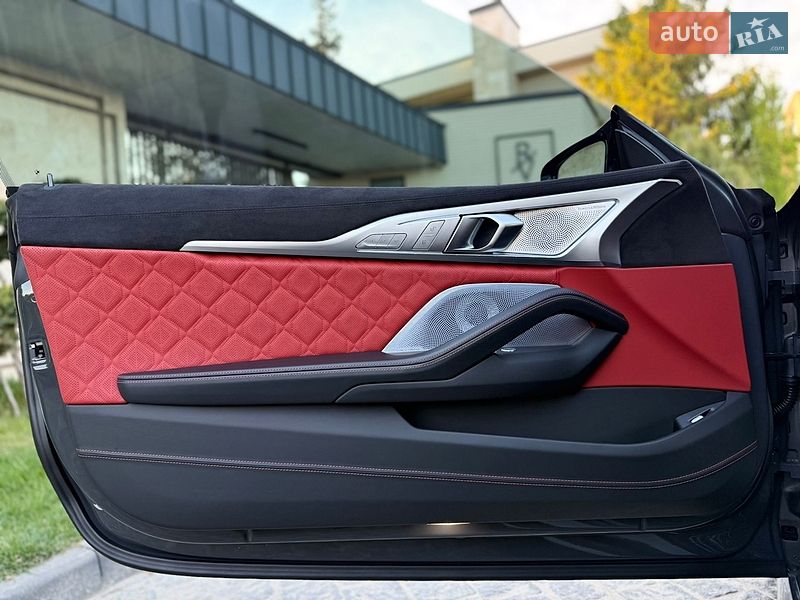 Купе BMW M8 2023 в Львове