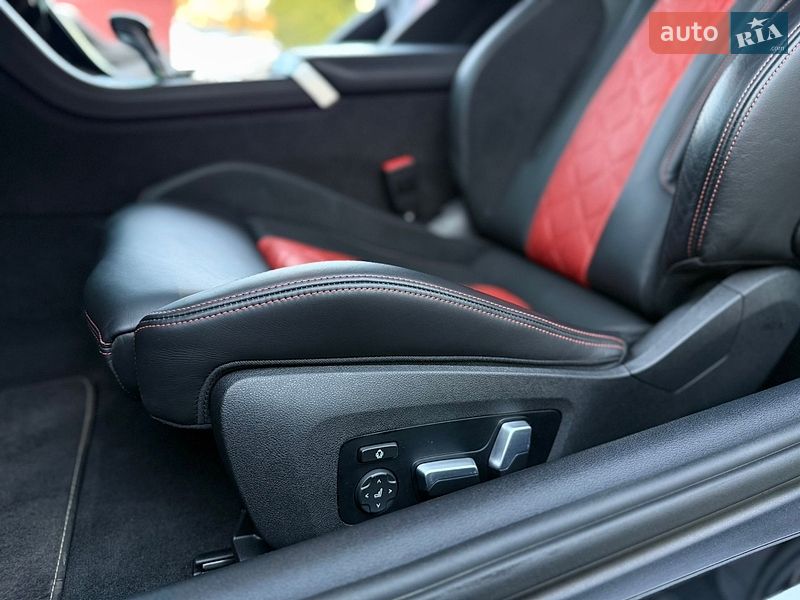 Купе BMW M8 2023 в Львове