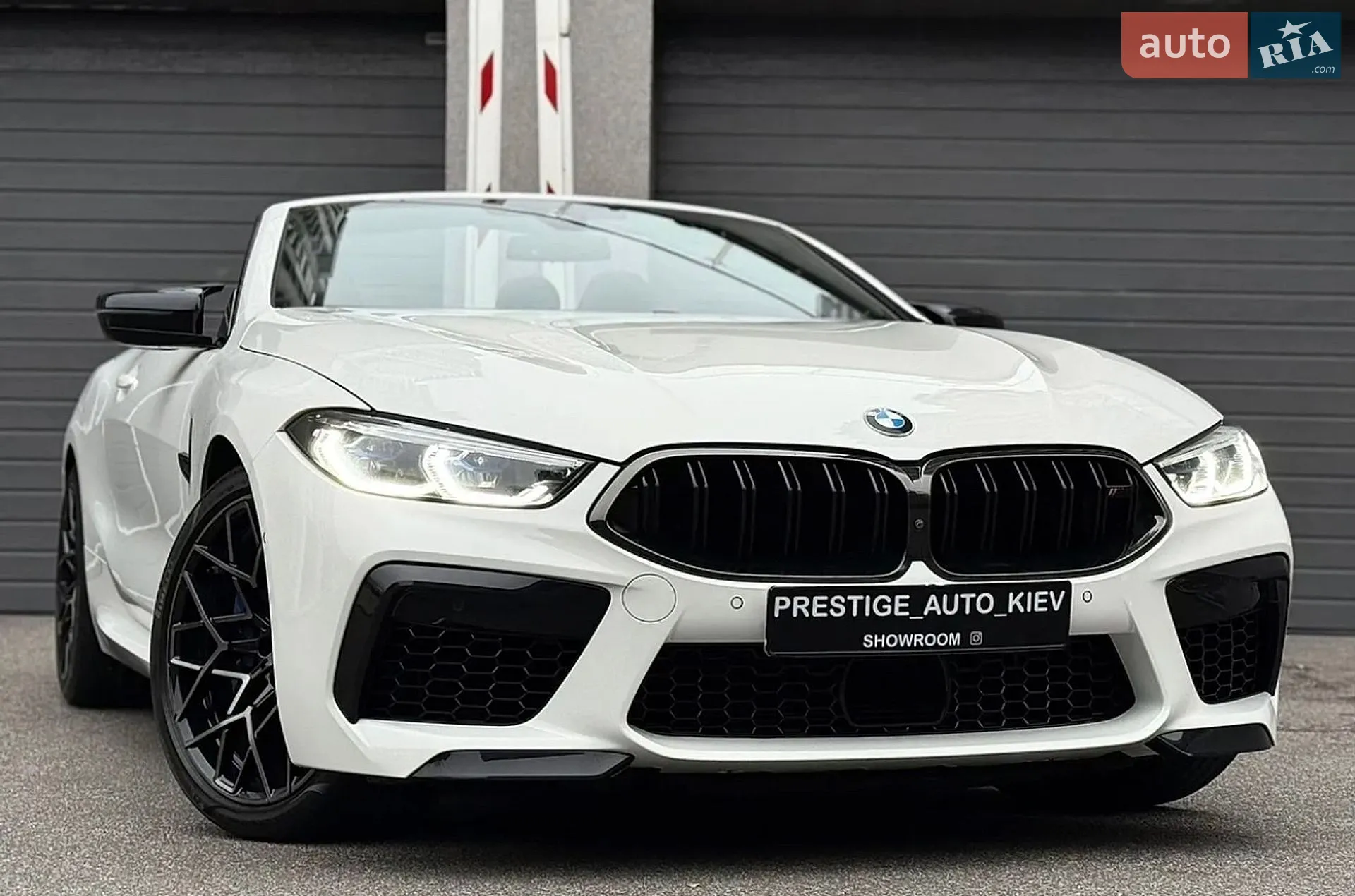 2019 BMW M8 - фото 1